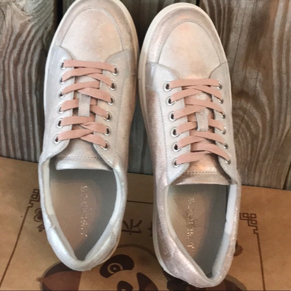 J/Slide Metallic Rose Sneaker Like New NEW - Picture 5 of 8